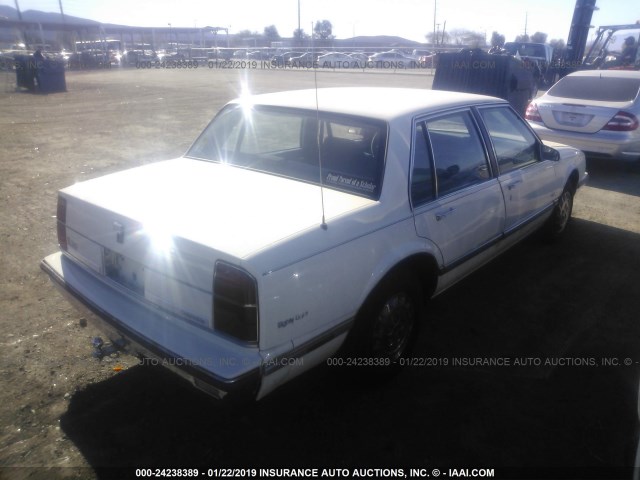 1G3HN54C5KH309795 - 1989 OLDSMOBILE DELTA 88 ROYALE WHITE photo 4