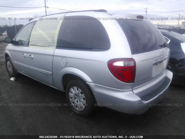 2C4GP44R05R446351 - 2005 CHRYSLER TOWN & COUNTRY LX SILVER photo 3