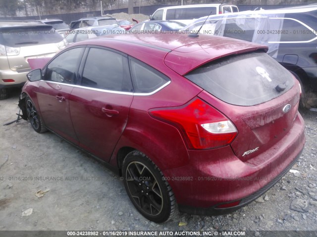 1FAHP3N24CL426146 - 2012 FORD FOCUS TITANIUM RED photo 3