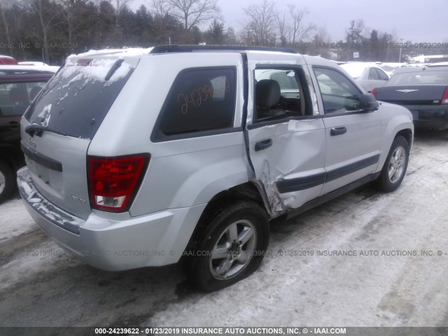 1J4GR48K95C674584 - 2005 JEEP GRAND CHEROKEE LAREDO/COLUMBIA/FREEDOM ვერცხლისფერი ფოტო 4