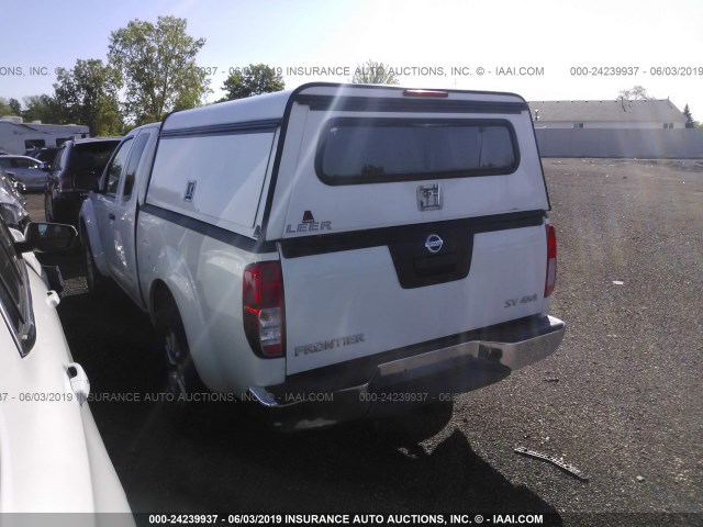 1N6AD0CW3FN757363 - 2015 NISSAN FRONTIER SV/PRO-4X WHITE photo 3