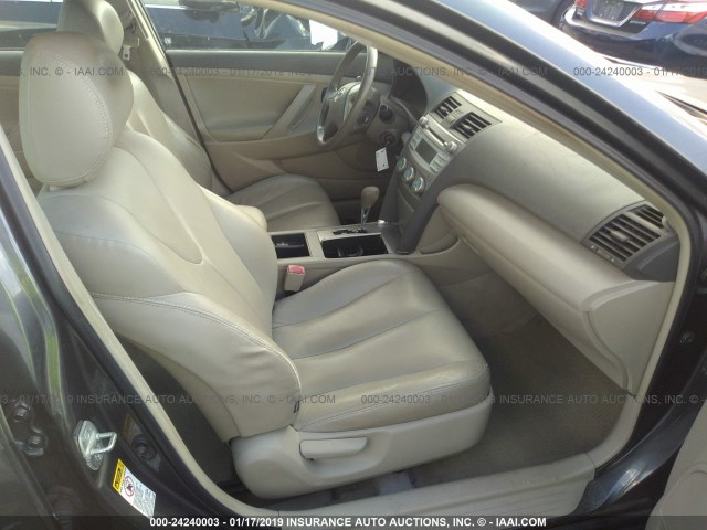 4T1BE46K38U195585 - 2008 TOYOTA CAMRY CE/LE/XLE/SE GRAY photo 5