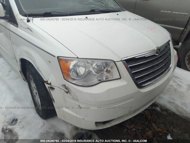 2A8HR54P18R610531 - 2008 CHRYSLER TOWN & COUNTRY TOURING WHITE photo 6