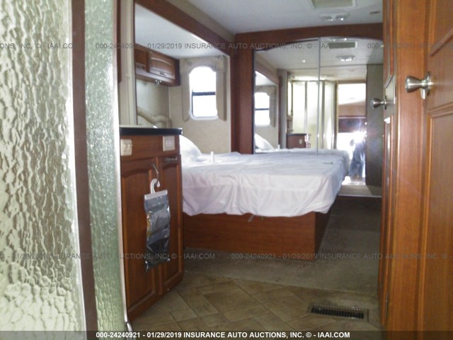 1KB3D1S259W178444 - 2009 HOLIDAY RAMBLER RAMBLER TRV  Белый фото 8