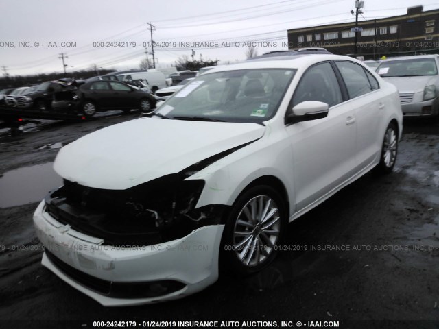 3VWLZ7AJ0BM035492 - 2011 VOLKSWAGEN JETTA SEL WHITE photo 2