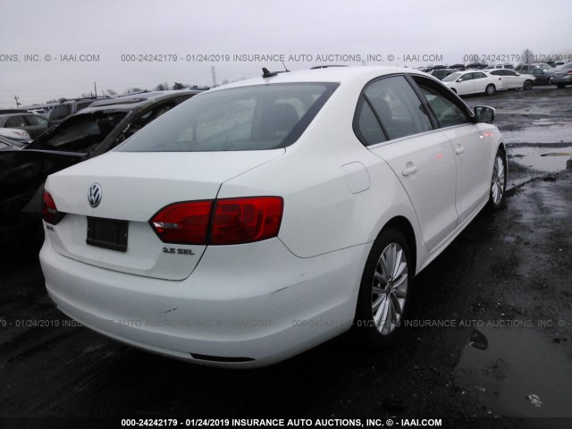 3VWLZ7AJ0BM035492 - 2011 VOLKSWAGEN JETTA SEL WHITE photo 4