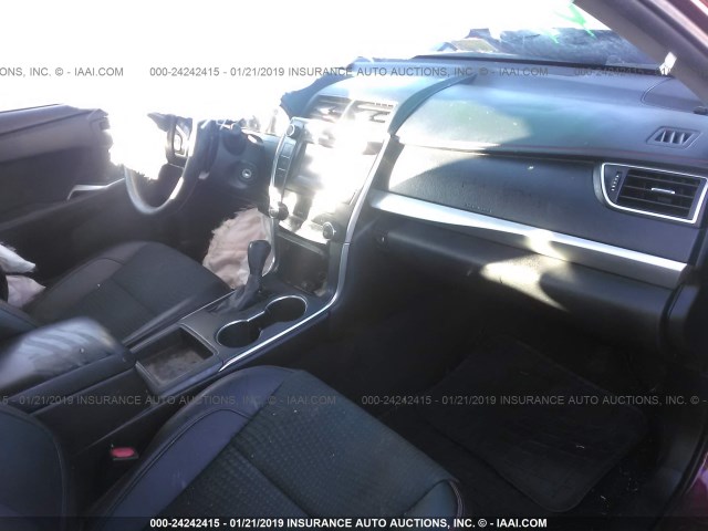 4T1BF1FK3FU908509 - 2015 TOYOTA CAMRY LE/XLE/SE/XSE RED photo 5