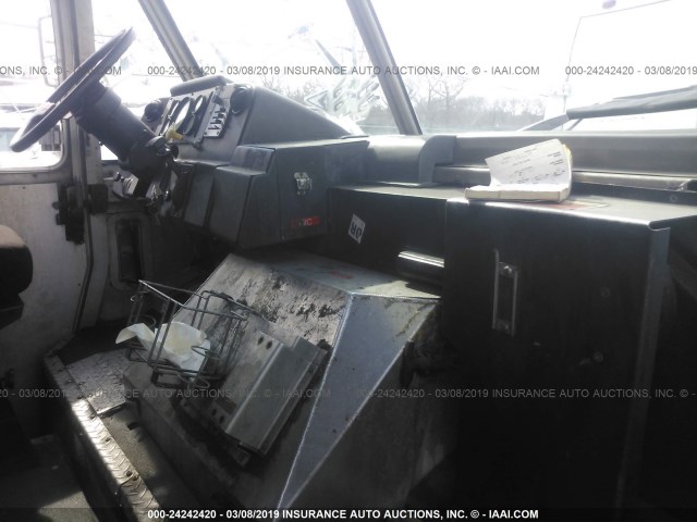 4UZA4FF47VC646448 - 1997 FREIGHTLINER CHASSIS M LINE WALK-IN VAN Unknown photo 5