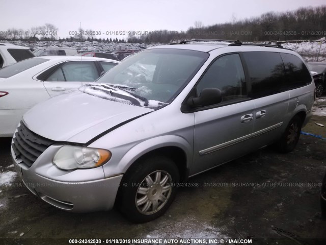 2C8GP54L05R199588 - 2005 CHRYSLER TOWN & COUNTRY TOURING SILVER photo 2