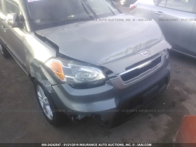 KNDJT2A22B7210889 - 2011 KIA SOUL +/!/SPORT GRAY photo 6