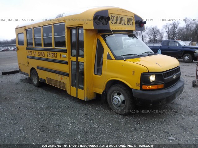 1GBKG31K091176659 - 2009 CHEVROLET EXPRESS CUTAWAY G4500 YELLOW photo 1