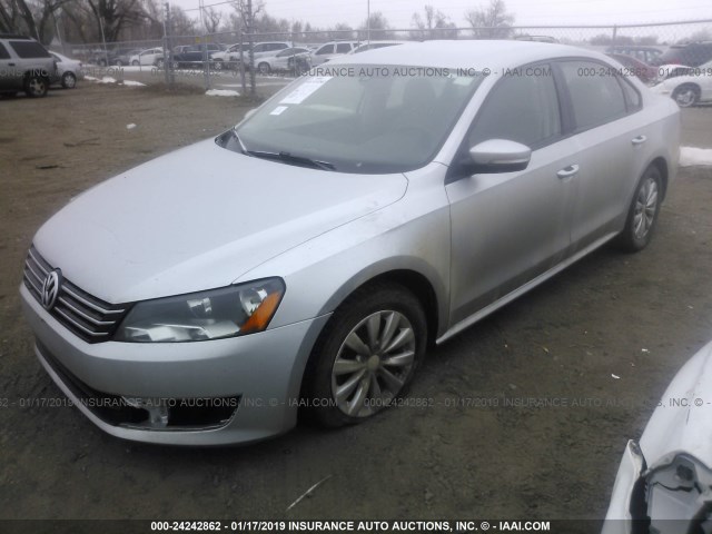 1VWAH7A30DC043981 - 2013 VOLKSWAGEN PASSAT S SILVER photo 2