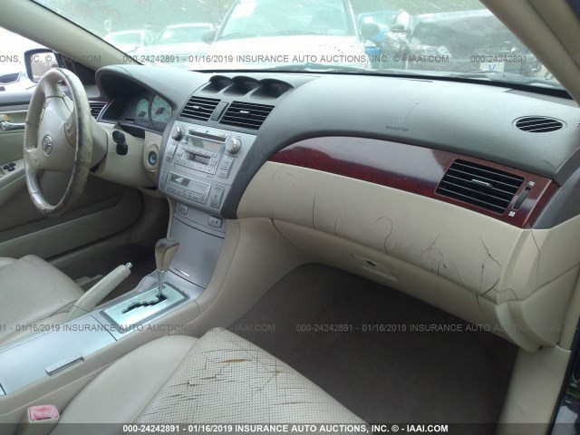 4T1CE30P44U784643 - 2004 TOYOTA CAMRY SOLARA SE/SLE BLACK photo 5