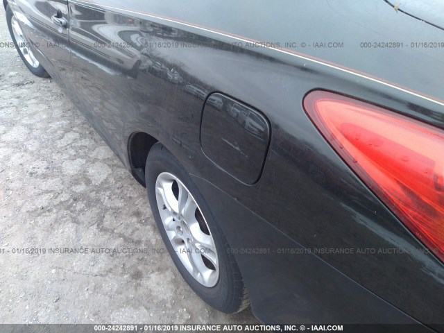4T1CE30P44U784643 - 2004 TOYOTA CAMRY SOLARA SE/SLE BLACK photo 6