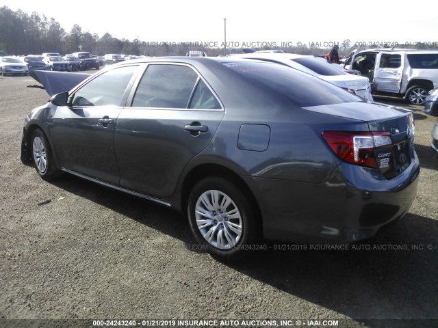 4T4BF1FK3DR327546 - 2013 TOYOTA CAMRY L/SE/LE/XLE 灰色 照片 3