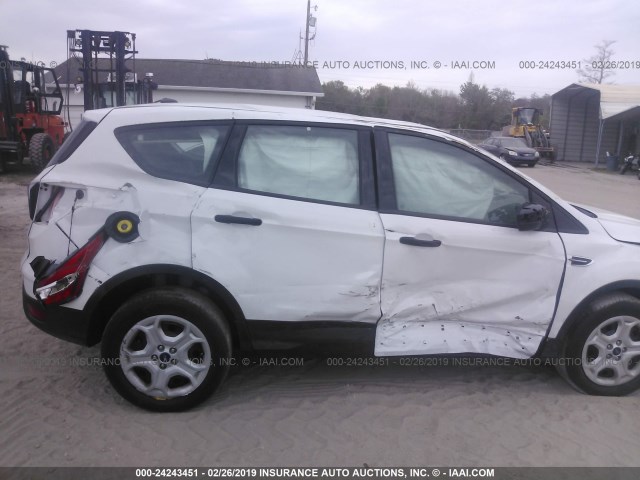 1FMCU0F75JUA94601 - 2018 FORD ESCAPE S WHITE photo 6