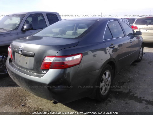 4T4BE46K88R020805 - 2008 TOYOTA CAMRY CE/LE/XLE/SE GRAY photo 4