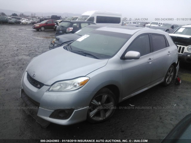 2T1LE4EE4AC015294 - 2010 TOYOTA COROLLA MATRIX S SILVER photo 2