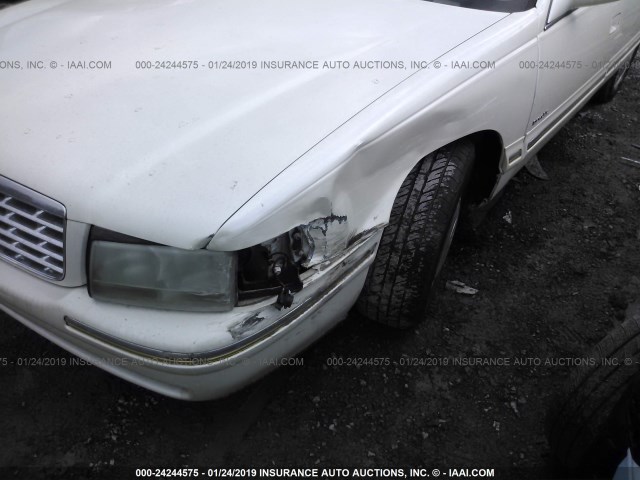 1G6KE54Y3WU772570 - 1998 CADILLAC DEVILLE DELEGANCE WHITE photo 6