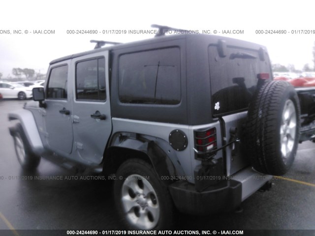 1C4BJWEG4DL555584 - 2013 JEEP WRANGLER UNLIMITE SAHARA SILVER photo 3