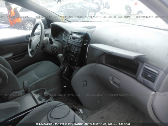 5TDZA23C95S359874 - 2005 TOYOTA SIENNA CE/LE SILVER photo 5