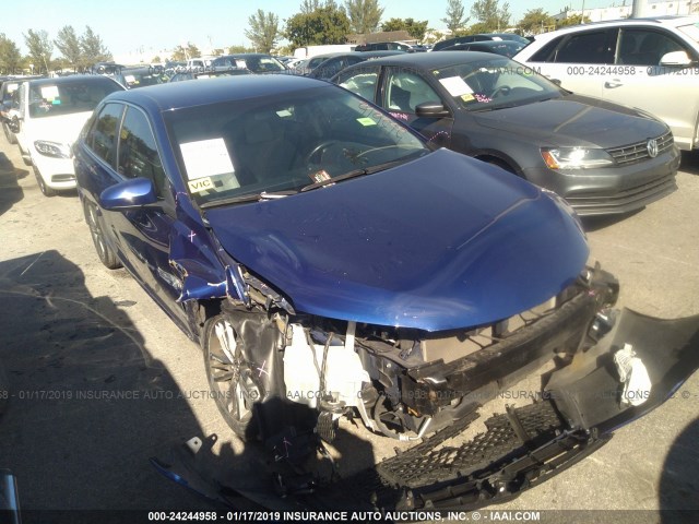 4T1BF1FK2GU573616 - 2016 TOYOTA CAMRY LE/XLE/SE/XSE BLUE photo 1