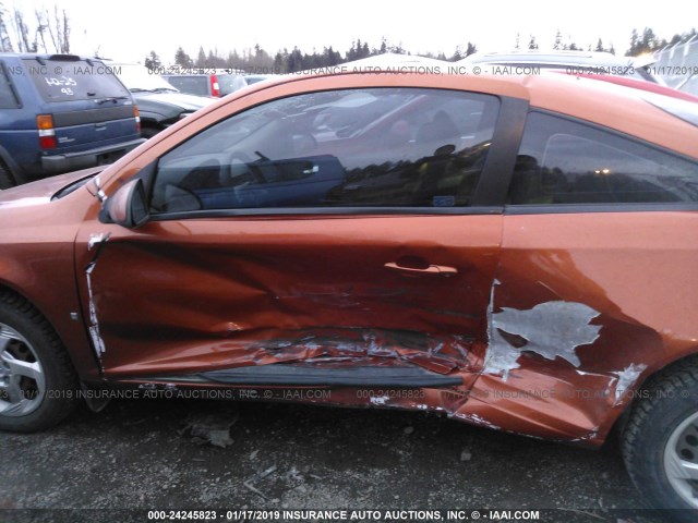 1G2AL15F877215551 - 2007 PONTIAC G5 ORANGE photo 6