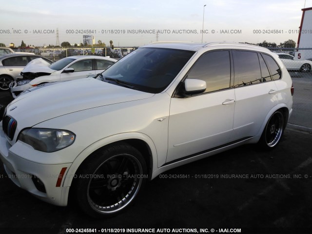 5UXZV8C50BLL67933 - 2011 BMW X5 XDRIVE50I WHITE photo 2