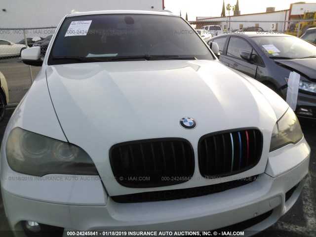 5UXZV8C50BLL67933 - 2011 BMW X5 XDRIVE50I WHITE photo 6