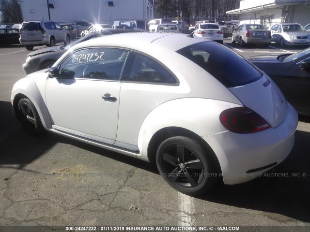 3VWFP7AT9DM625603 - 2013 VOLKSWAGEN BEETLE WHITE photo 3