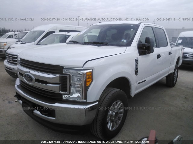 1FT7W2BT5HED68964 - 2017 FORD F250 SUPER DUTY WHITE photo 2