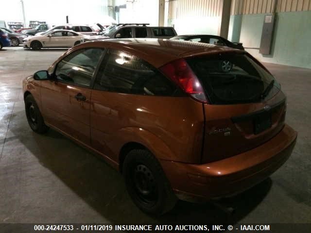 3FAFP31N35R104240 - 2005 FORD FOCUS ZX3 ORANGE photo 3