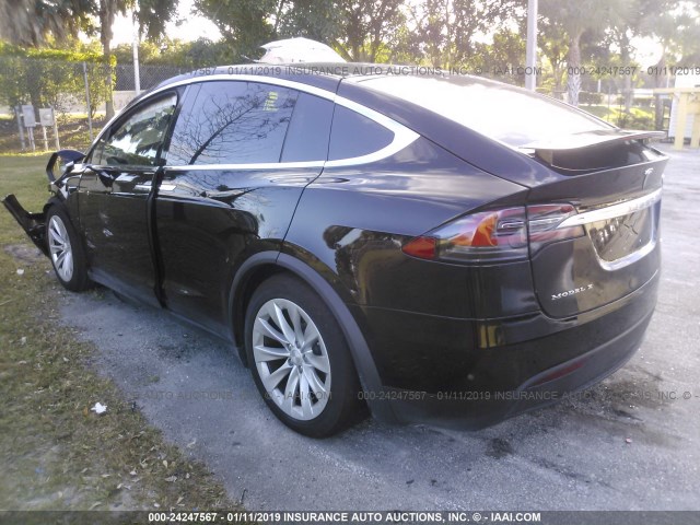 5YJXCAE29JF113471 - 2018 TESLA MODEL X BLACK photo 3