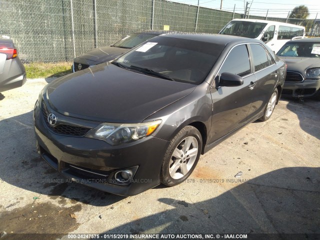 4T1BF1FK3CU199253 - 2012 TOYOTA CAMRY SE/LE/XLE GRAY photo 2