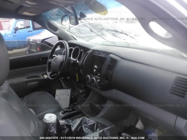 3TMJU62N28M061590 - 2008 TOYOTA TACOMA DOUBLE CAB PRERUNNER SILVER photo 5