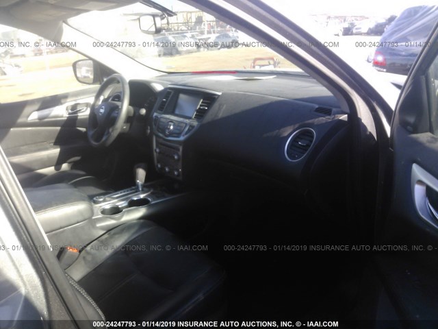 5N1DR2MM9HC673813 - 2017 NISSAN PATHFINDER S/SV/SL/PLATINUM GRAY photo 5
