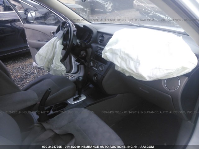 JA4LX31F84U044317 - 2004 MITSUBISHI OUTLANDER LS WHITE photo 5