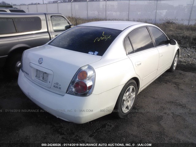 1N4AL11D84C166201 - 2004 NISSAN ALTIMA S/SL WHITE photo 4