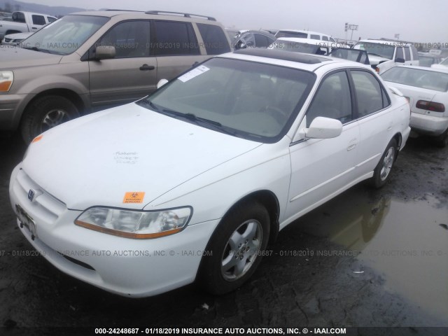 1HGCG1656XA053602 - 1999 HONDA ACCORD EX WHITE photo 2