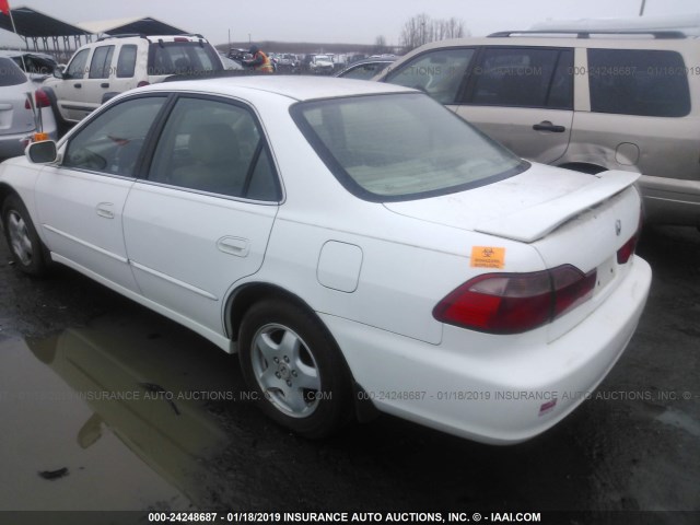 1HGCG1656XA053602 - 1999 HONDA ACCORD EX WHITE photo 3