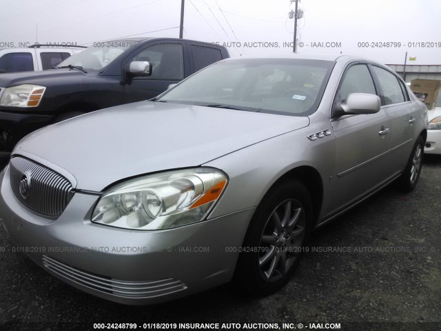 1G4HD572X8U178607 - 2008 BUICK LUCERNE CXL SILVER photo 2