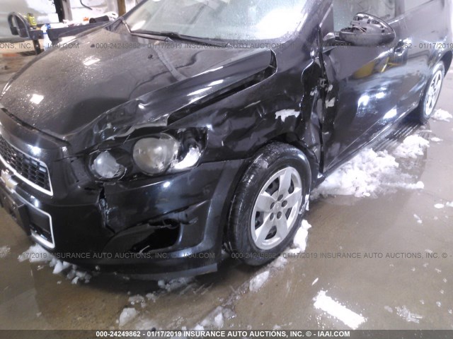 1G1JA6SH0D4120895 - 2013 CHEVROLET SONIC LS BLACK photo 6