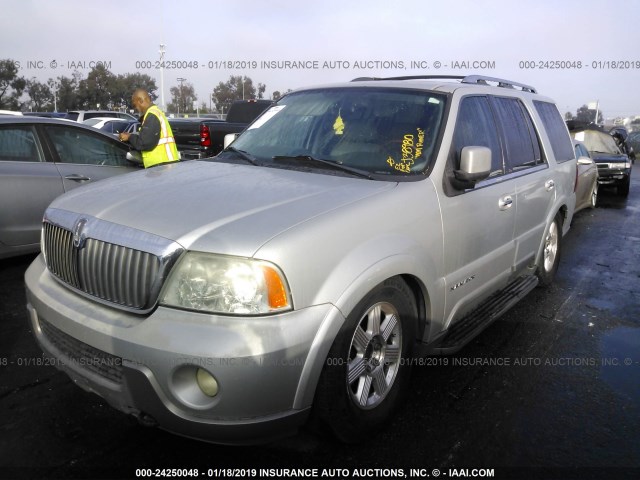 5LMFU27R84LJ38980 - 2004 LINCOLN NAVIGATOR 银色 照片 2