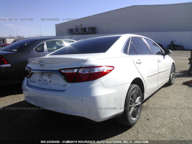 4T1BF1FK2FU944904 - 2015 TOYOTA CAMRY LE/XLE/SE/XSE 白色 照片 4
