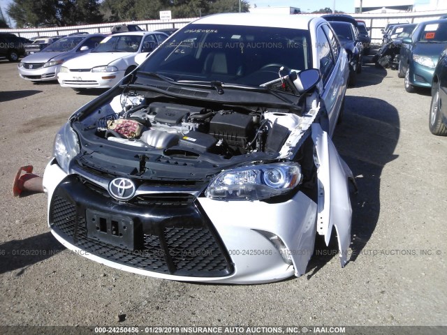 4T1BF1FK2FU944904 - 2015 TOYOTA CAMRY LE/XLE/SE/XSE 白色 照片 6