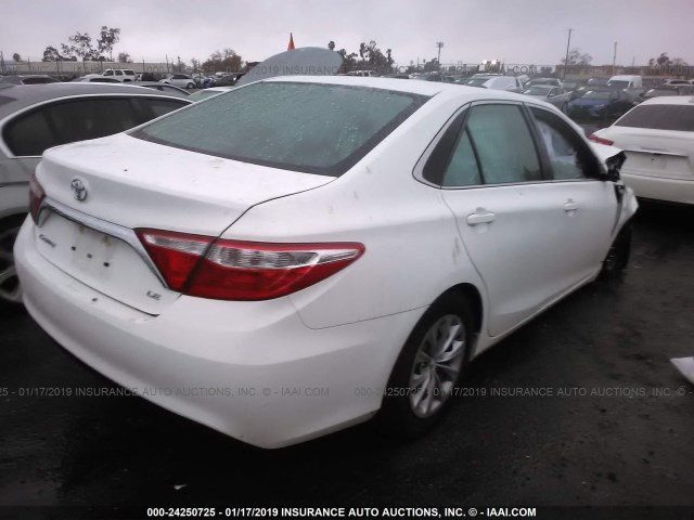 4T1BF1FK4HU407289 - 2017 TOYOTA CAMRY LE/XLE/SE/XSE WHITE photo 4