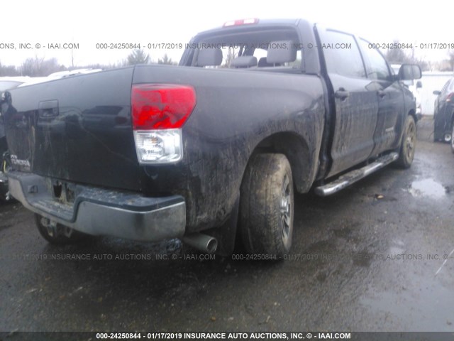 5TFEM5F17DX057087 - 2013 TOYOTA TUNDRA CREWMAX SR5 BLACK photo 4