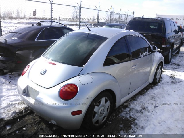 3VWBB61C4WM014968 - 1998 VOLKSWAGEN NEW BEETLE SILVER photo 4