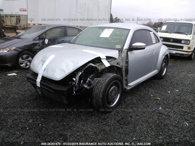 3VWHP7AT2CM621948 - 2012 VOLKSWAGEN BEETLE SILVER photo 2