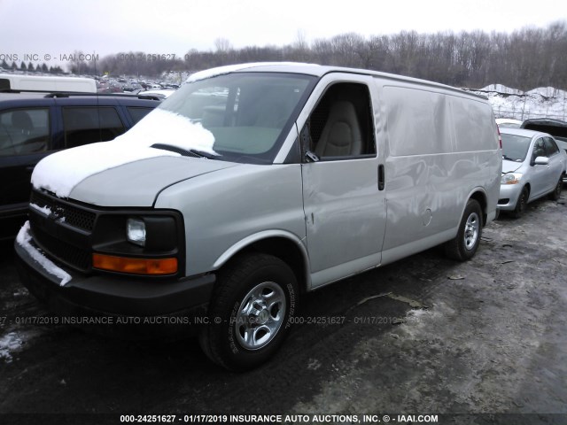 1GCFG15X261132343 - 2006 CHEVROLET EXPRESS G1500  GRAY photo 2